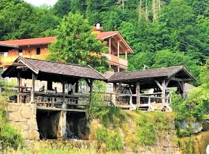 Ferienhaus Bachperle - Alpenidyll mit Kamin, Balkon oder Terrasse für Genießer