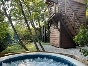 Les lucioles cabane chalet avec Jacuzzi privatif - Saint-Priest