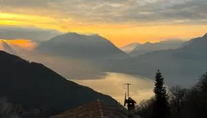 Chalet la terrazza vista lago - Casargo