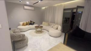 بيفرلي هيلز الشيخ زايد