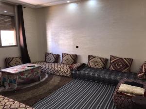 Immerse in Local Charm! Apt, Close ToServices