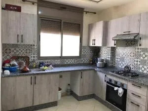 Immerse in Local Charm! Apt, Close To All Services - 艾宰穆尔