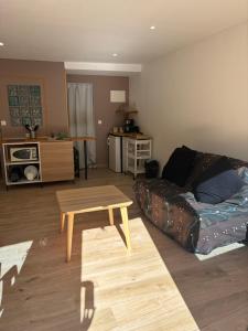 Studio au cœur du vieux village