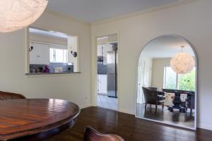 Lakeview East Apartment