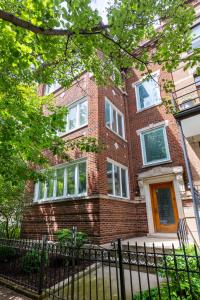 Lakeview East Apartment