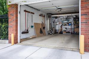 Lakeview East Apartment