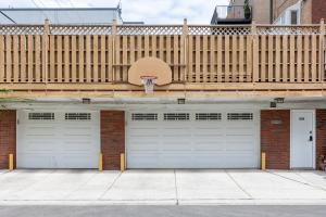 Lakeview East Apartment