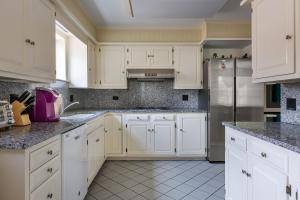 Lakeview East Apartment