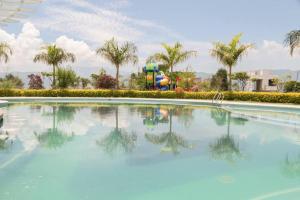 Lake house 3 bedroom Pool and hotub