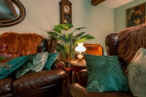 Chata w Leśnych Pieleszach - sauna & balia z jacuzzi na wyłączność