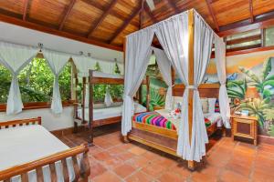 Ian Anderson Caves Branch Jungle Lodge