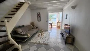 The Sandies - Baie Nettle