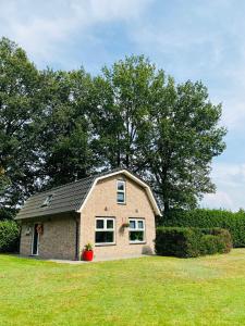 Morning Glory, Huisje Dahlia