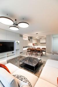 Henrys Appt with a private Suite 415 - Shared kitchen