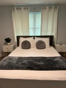 Charming Tampa 2BR - Near Busch Gardens & Zoo - Lake Magdalene