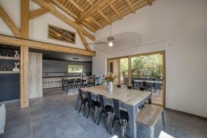 Chalets Chalet mitoyen - Jacuzzi - Cousinade I : photos des chambres