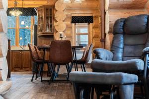 Fiddler Lake Resort - Bear 14