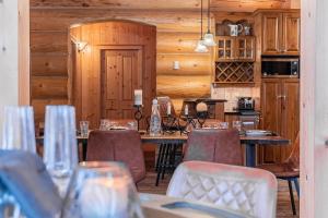 Fiddler Lake Resort - Bear 14