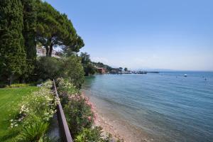 Villa Grace with Pool on the Lake