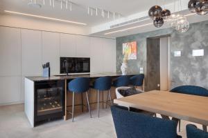 Villa Grace with Pool on the Lake