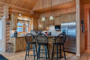 Fiddler Lake Resort - Deer 16