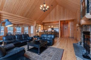 Fiddler Lake Resort - Deer 16