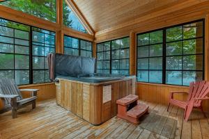 Fiddler Lake Resort - Deer 16