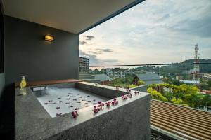 Deluxe apartment with sea view and jacuzzi