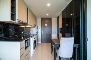 Deluxe apartment with sea view and jacuzzi