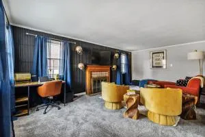 Eclectic 4Bed with BBQ-Firepit-Games-secretGarden & 7 mile to Downtown - Canonsburg