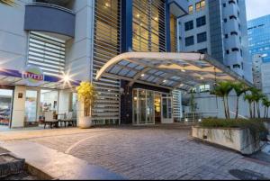 Studio Saint Charbel com vaga e varanda - rua do Hospital Sírio Libânes