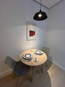 Studio Saint Charbel com vaga e varanda - rua do Hospital Sírio Libânes