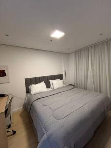 Studio Saint Charbel com vaga e varanda - rua do Hospital Sírio Libânes