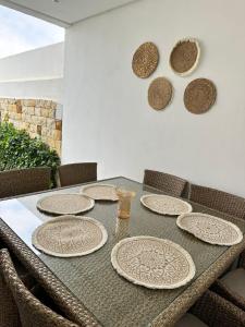 Appartement avec grand jardin et accès direct à la piscine