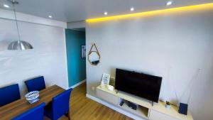 Apt vista mar, recém reformado, ótima localização