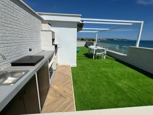 Fabulous front sea penthouse