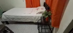 Mercedes Homestay - Cainta