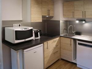 Grand studio rénové 4 pers, centre station, départ skis aux pieds - FR-1-322-640