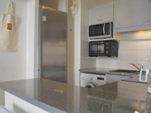 Appartement Climatisé avec Loggia et Parking Proche Port - Fréjus - FR-1-226A-181