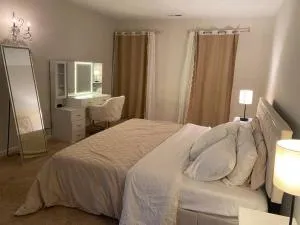 4 bedrooms, 5 beds, Free Parking, Private entry, - بيلتسفيل