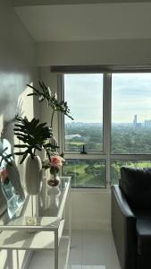 Best Sunset and Golf Course View BGC 2BR