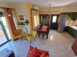 Aristotelis Maisonette by Telmarie