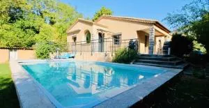 Villa les cèdres piscine nature - 法布雷格