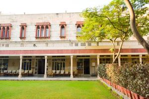 Hotel Arya Niwas