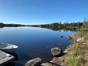 Cozy cottage by the lake, Charlottenberg
