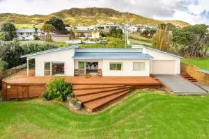 The Bach Wai Rua A Waterfront Home - Donnellys Crossing