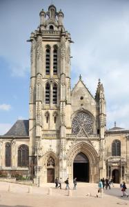 Appartement Balcon standing Pontoise gare RER C H J PARIS Nord-ouest