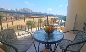 Melania Modern Apart with pool near CORAL BAY, Pafos