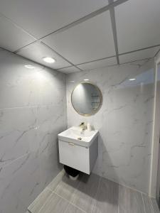 Sweet Honey Tossed Private Condo