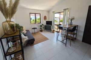 Vivenda Josil - private pool 1km to beach & centre